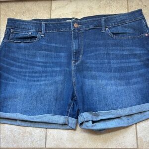 Signature by Levi Strauss Indigo Roll-Cuff Denim Shorts